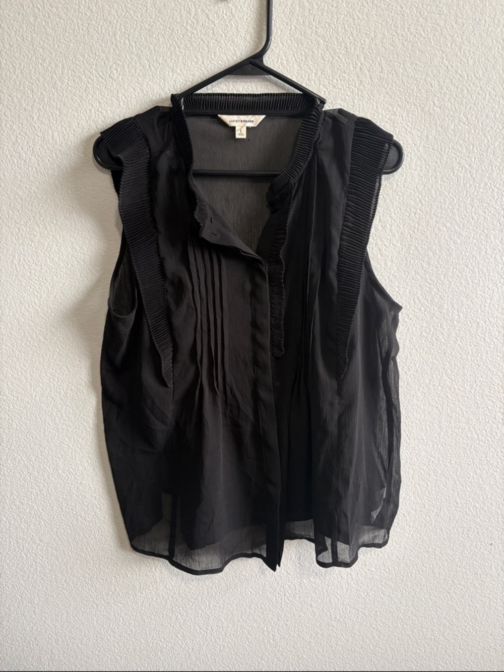 Lucky Brand Black Sleeveless Pleated-Trim Blouse